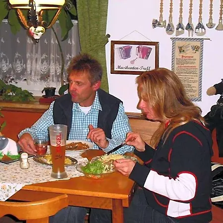 Hotel-pension-waldblick *