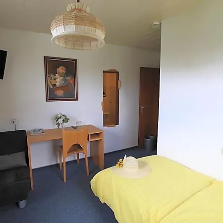 Отель Hotel-pension-waldblick Mainhardt